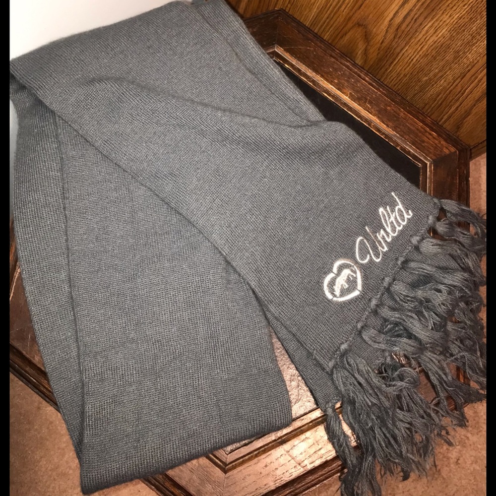 Ecko Scarf